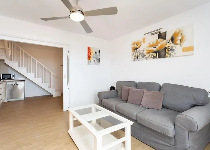 Exclusive Penthouse Playa Vistas 5 Close To Sea And Beach, Aircondition For A Fee, Wifi, Terrace, Heated Pool Appartement Playa de las Américas