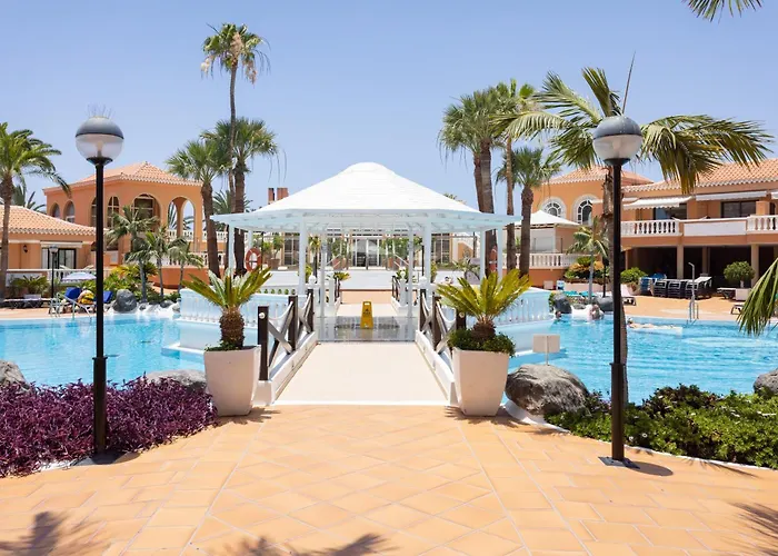 Exclusive Penthouse Playa Vistas 5 Close To Sea And Beach, Aircondition For A Fee, Wifi, Terrace, Heated Pool Playa de las Américas