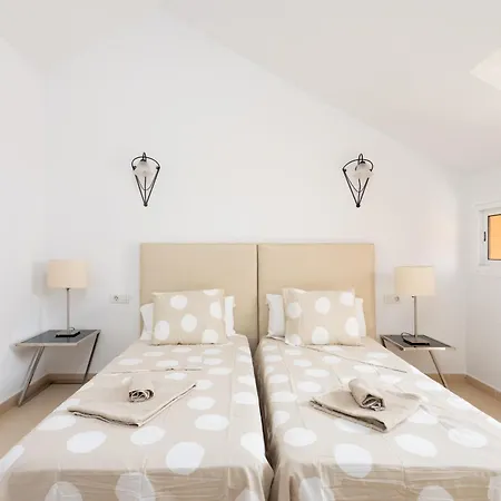 Exclusive Penthouse Playa Vistas 5 Close To Sea And Beach, Aircondition For A Fee, Wifi, Terrace, Heated Pool Apartment