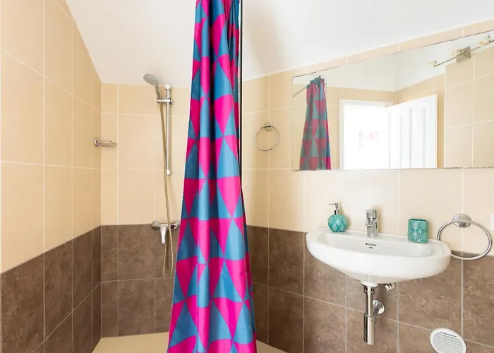 Exclusive Penthouse Playa Vistas 5 Close To Sea And Beach, Aircondition For A Fee, Wifi, Terrace, Heated Pool Playa de las Américas