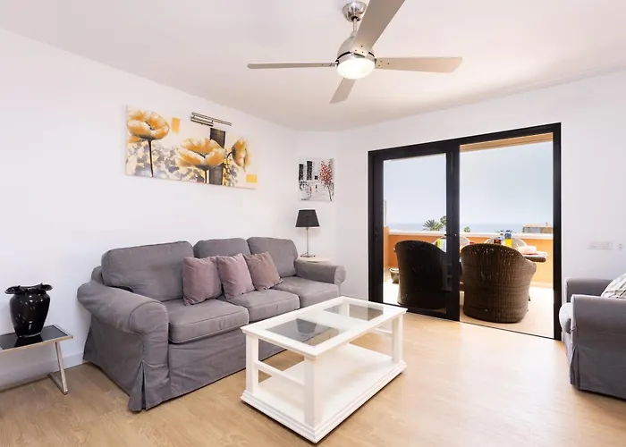 Exclusive Penthouse Playa Vistas 5 Close To Sea And Beach, Aircondition For A Fee, Wifi, Terrace, Heated Pool Playa de las Américas